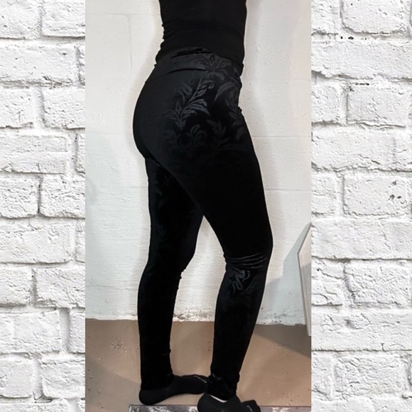Victorian velvet leggings - Picture 2 of 9